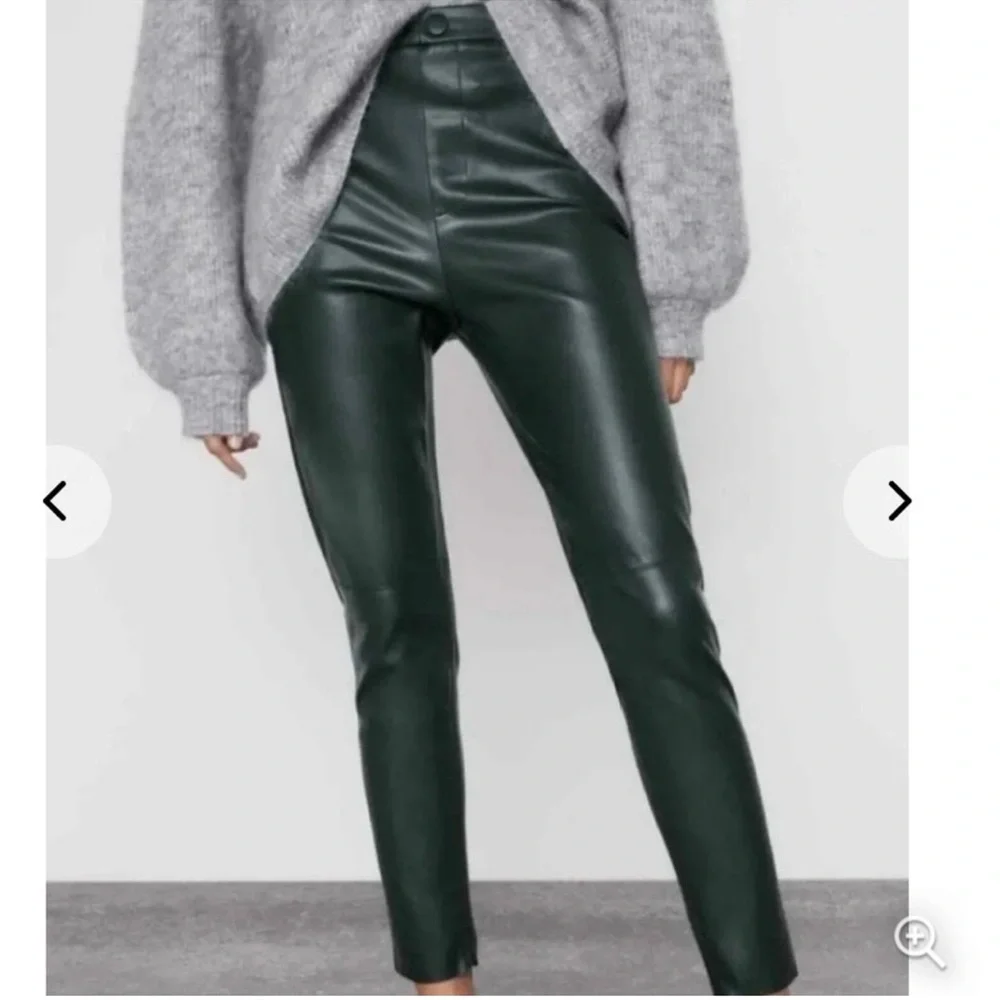 NWOT Zara Dark Green Leather high-waisted leggings. Size M. Ankle Zip